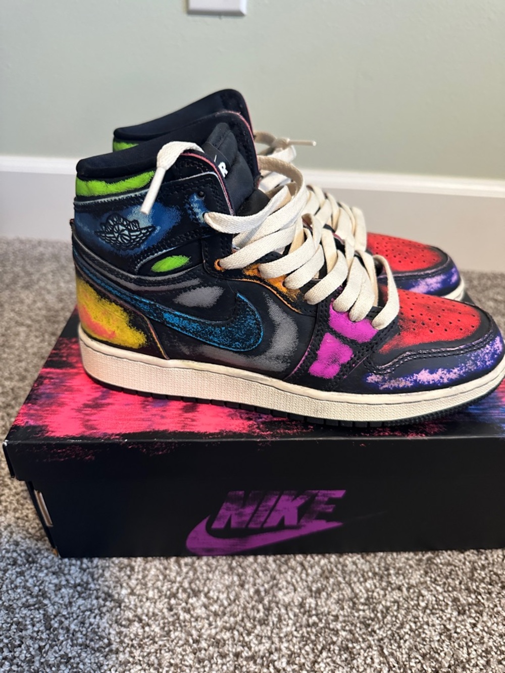 Air Jordan 1 Retro High OG - Picture 5 of 7